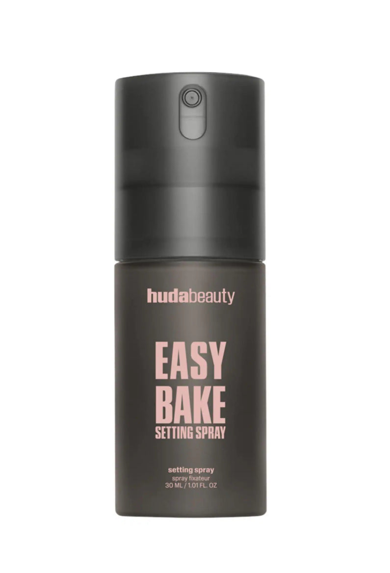 HUDA BEAUTY 
Easy Bake Blurring Setting Spray
